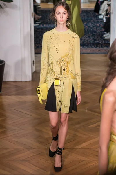 Look 23